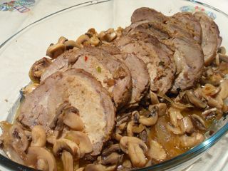 cachaço de porco assado no forno c/ cogumelos 