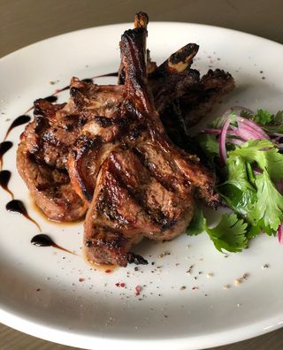 Баранина на косточке (350г)