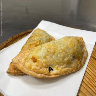 Empanadas de queso azul y nueces (12 unidades)*