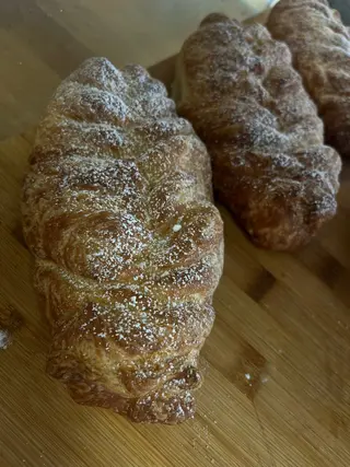Croissant z gruszką