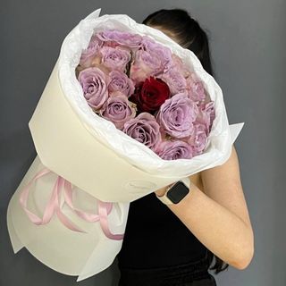 Букет «Меморі (16) та Експлоуер (1)»