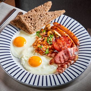 English Breakfast tradițional
