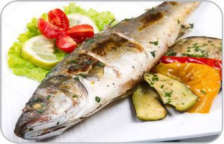 Robalo Grelhado com Batata Cozida e Legumes