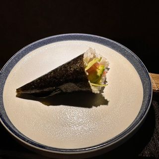 Temaki tonno avocado
