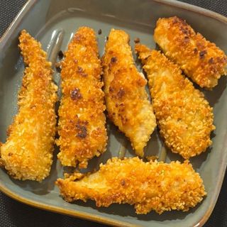 Finger de pollo rebozados con salsa a escoger