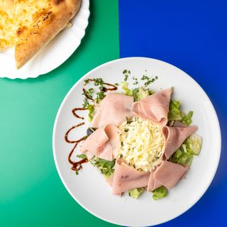 Sir i šunka salata