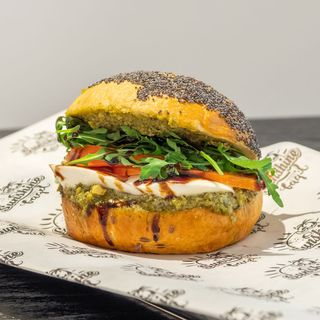 Caprese bagel