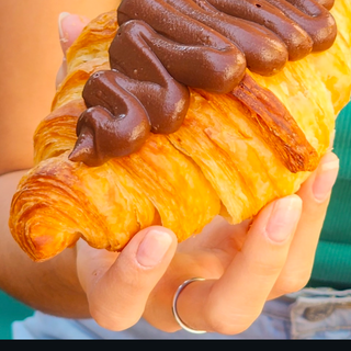 Croissant dulce de leche 