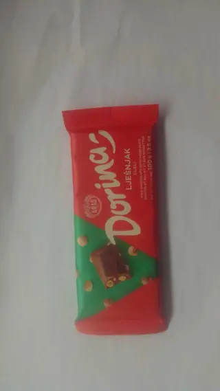 Dorina čokolada cijeli lješnjak 100g