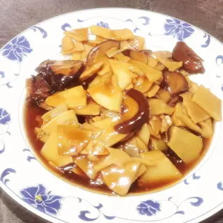 Ternera Con Bambú Y Setas