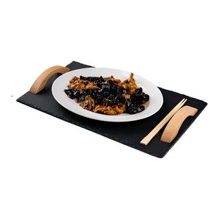 Porc cu urechi de lemn