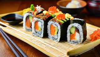 Futomaki łosoś 6 szt.
