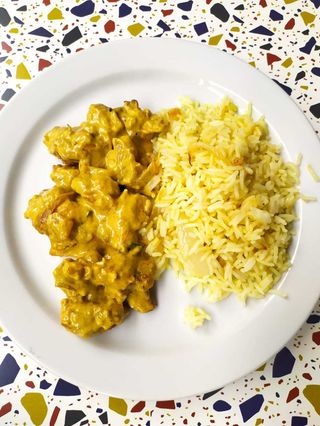 Pechuga De Pollo Al Curry Con Arroz