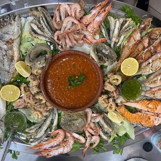 2kg de pescado variado frito y a la plancha