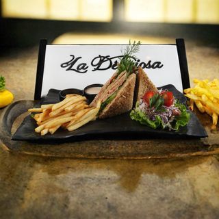 Club Sandwich Charcuterie