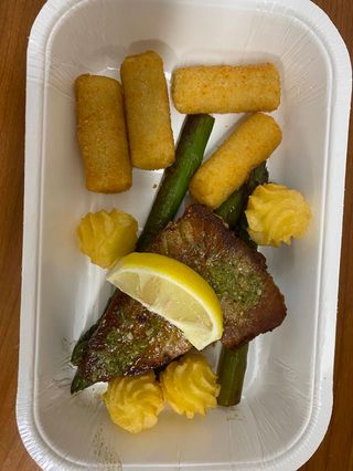 Стек риба тон с гриловани зеленчуци