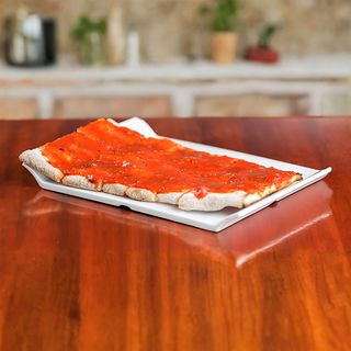 Pizza nuestra salsa de tomate (sin queso)