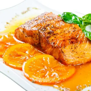Pavé De Saumon Grillé Sauce A L'orange (465 Kcal)