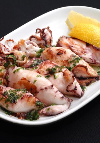 Chipirones de la Ria a la Plancha con Alioli