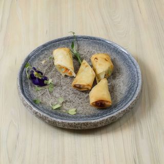 4. Rollitos fritos de carne (2 piezas)