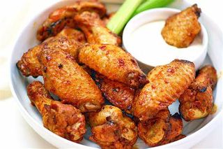 Alitas De Pollo Con Patatas
