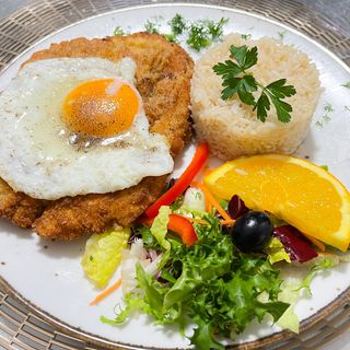 Sznycel wieprzowy z jajakiem