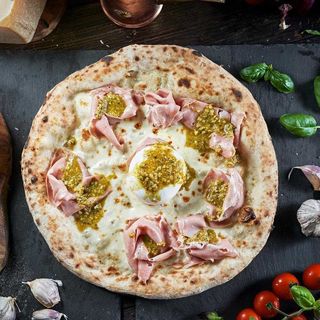 Mortadella e burrata con pistacchio