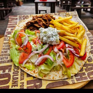 Taco plat con piadina senza strutto servito su tagliere