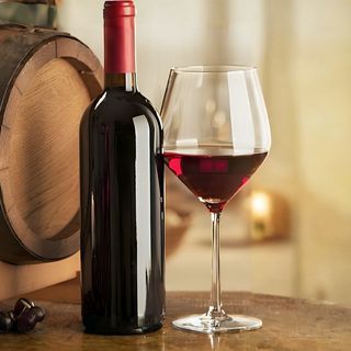 СИРА ОТ СОБСТВЕНИ ЛОЗЯ (12месеца във френски дъбови бъчви)