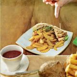 Клуб сандвич с бекон и яйце