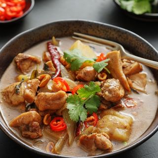 CHICKEN MASSAMAN/Pollo Massaman