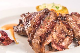 Costelinha de Borrego com Molho Alecrim