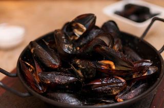 Mejillones A La Brasa Vintage