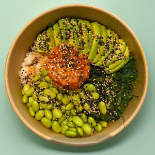 7. Spicy salmon poke