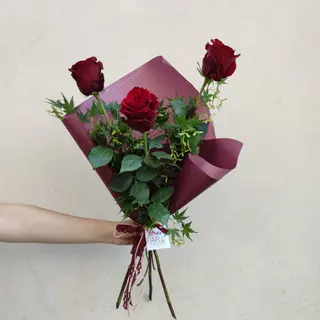 3 Rose Rosse