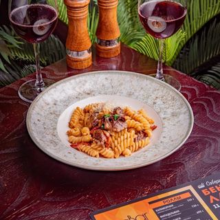 Фузилли с телячьими щечками