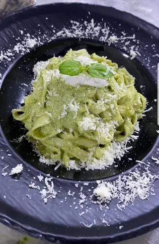 Pasta genovese