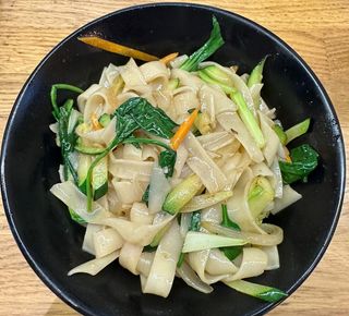 Tallarines de arroz con vegetales