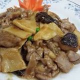 80. Pollo con Bambú y Setas Chinas