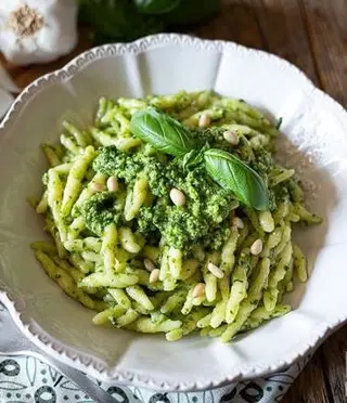 Pasta con pesto ligure