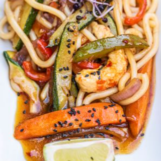 Pasta Thai de fideo Udon