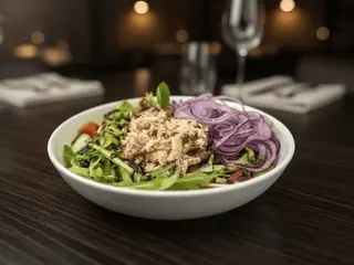 Салат з тунцем (170g)