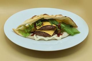 Focaccia cheeseburger doppio