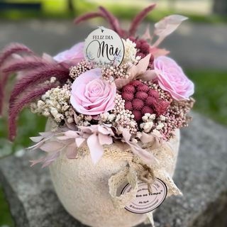 Arranjo de flores preservadas perfumadas 