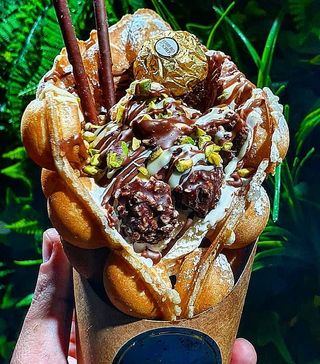 Bubble Waffle or Gauffre Ferrero