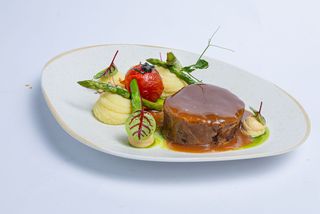 Бавно готвен свински врат