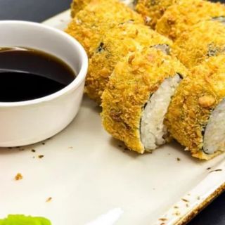 Жареный ролл с угрем