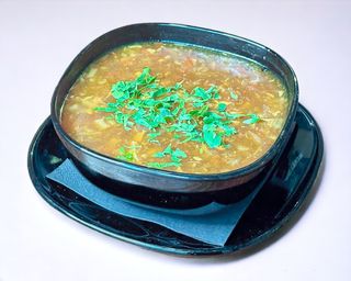 Pikantna zupa z jagnięciną