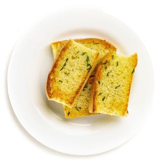 Домашний хлеб с чесноком