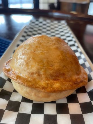 Empanada De Jamón Y Queso